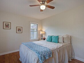 604 N Kentucky Ave in DeLand, FL - Foto de edificio - Building Photo