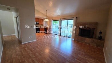 2791 McBride Ln in Santa Rosa, CA - Building Photo - Building Photo