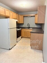 418 Allan Ave in North Mankato, MN - Building Photo - Building Photo