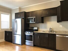 2860 N Oakland Ave, Unit 3