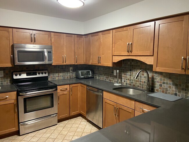 917 Madison St in Syracuse, NY - Building Photo - Building Photo