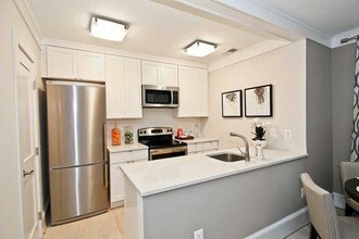 1451 Park Rd NW, Unit 216 in Washington, DC - Foto de edificio - Building Photo