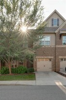 335 Coronado Private Cir in Hendersonville, TN - Building Photo