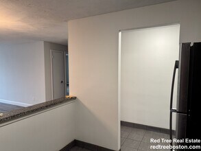 24 Whites Ave, Unit 68 in Watertown, MA - Building Photo - Building Photo