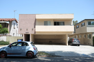 828 S Holt Ave in Los Angeles, CA - Building Photo - Building Photo