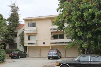 942 10th St in Santa Monica, CA - Building Photo - Building Photo