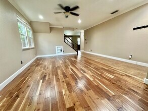 1921 Marinette Ln in Roseville, CA - Building Photo - Building Photo