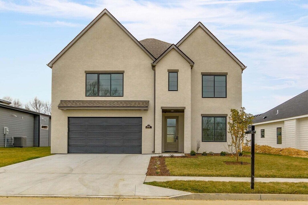5037 Modesto Dr in Columbia, MO - Building Photo