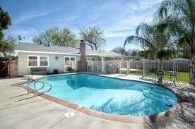 9601 Comanche Ave in Los Angeles, CA - Building Photo - Building Photo