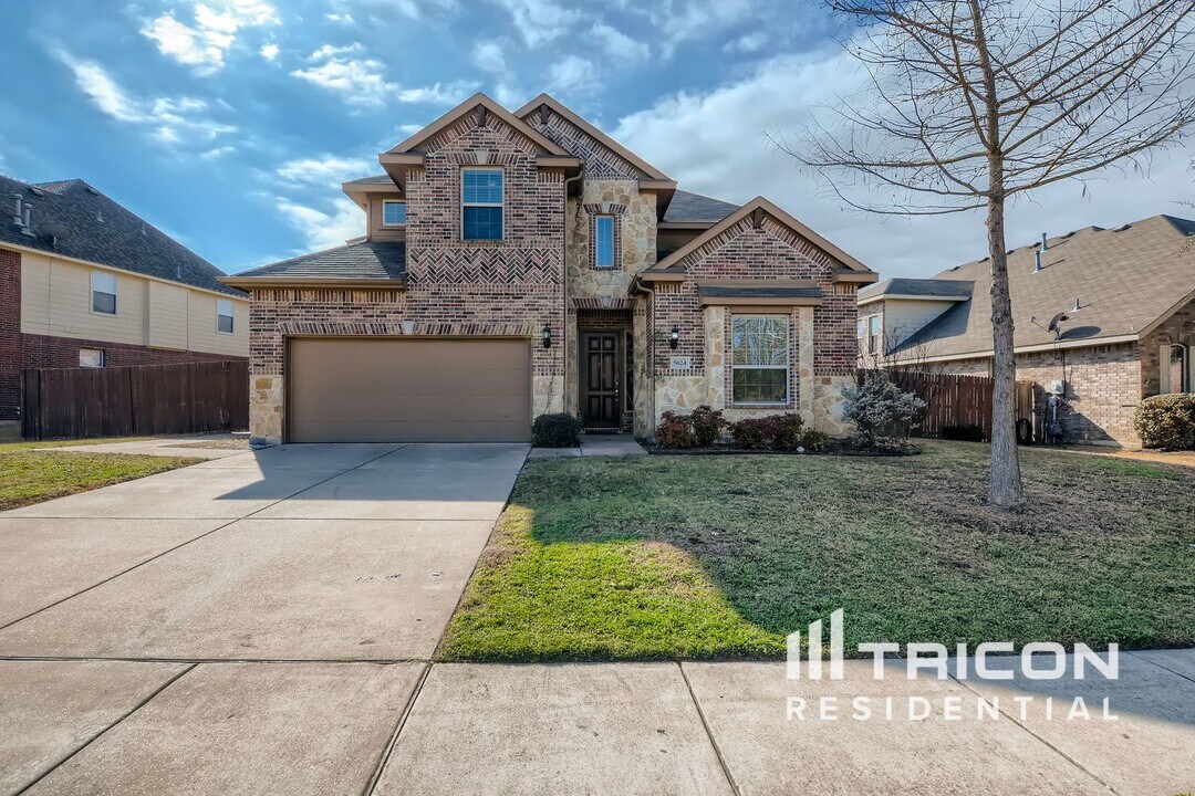 5024 Kestrel Dr in Mesquite, TX - Building Photo