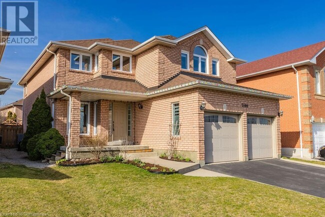 5100 Fallingbrook Dr in Mississauga, ON - Building Photo - Building Photo