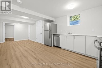 1420 Hayes St in Ottawa, ON - Building Photo - Building Photo