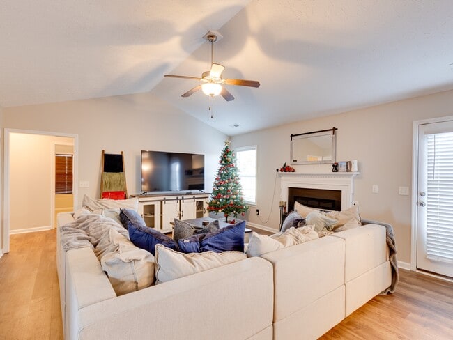 2015 Folkstone Wds Ln in Holly Ridge, NC - Foto de edificio - Building Photo