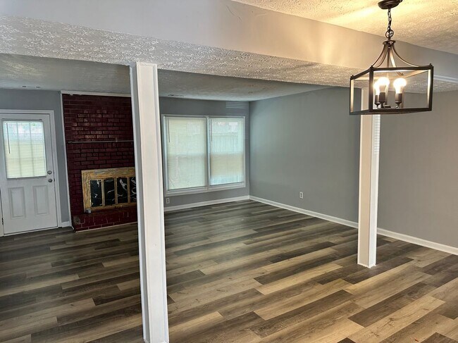 415 Patrick Henry Ct in Riverdale, GA - Building Photo - Building Photo