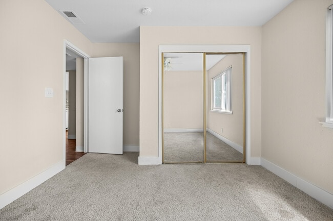 Laguna Park in Stockton, CA - Building Photo - Building Photo