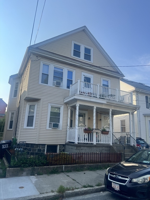 34 Partridge Ave, Unit 1 in Somerville, MA - Foto de edificio - Building Photo