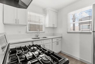 727 Olive Ave, Unit 01 in Long Beach, CA - Foto de edificio - Building Photo