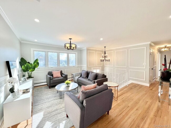 88 Stewart Ave in Hicksville, NY - Building Photo - Building Photo
