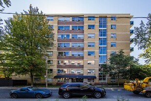 85 Lowther Avenue in Toronto, ON - Building Photo