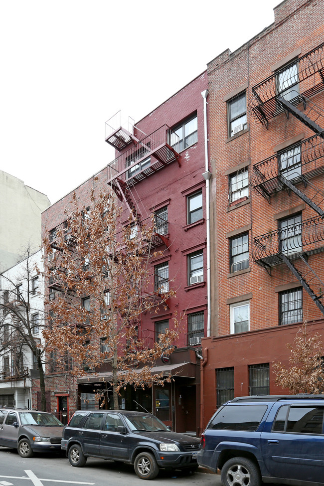 510 E 11th St in New York, NY - Building Photo - Building Photo