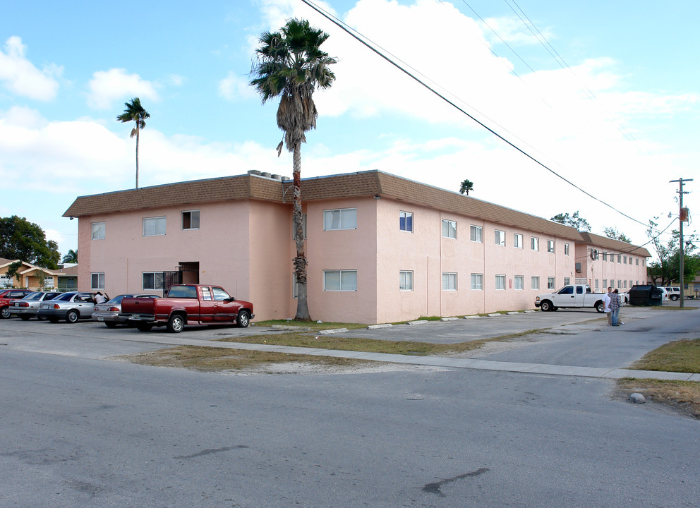 174 NW 3rd Ave in Homestead, FL - Building Photo