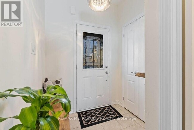 45 Deneb St in Barrie, ON - Building Photo - Building Photo