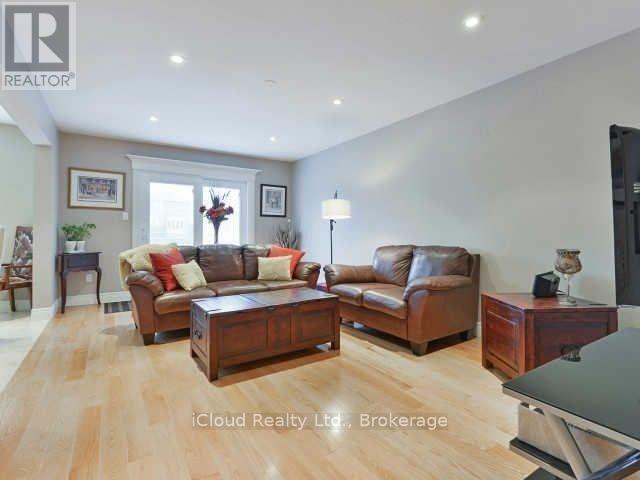 292 Hillside Dr in Mississauga, ON - Building Photo - Building Photo