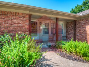 2024 NW 45th St in Oklahoma City, OK - Building Photo - Building Photo