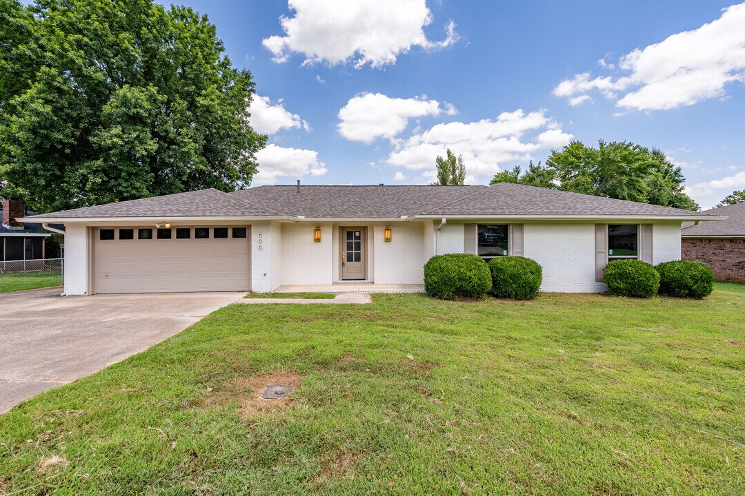 506 Jenny Wren St in Van Buren, AR - Building Photo