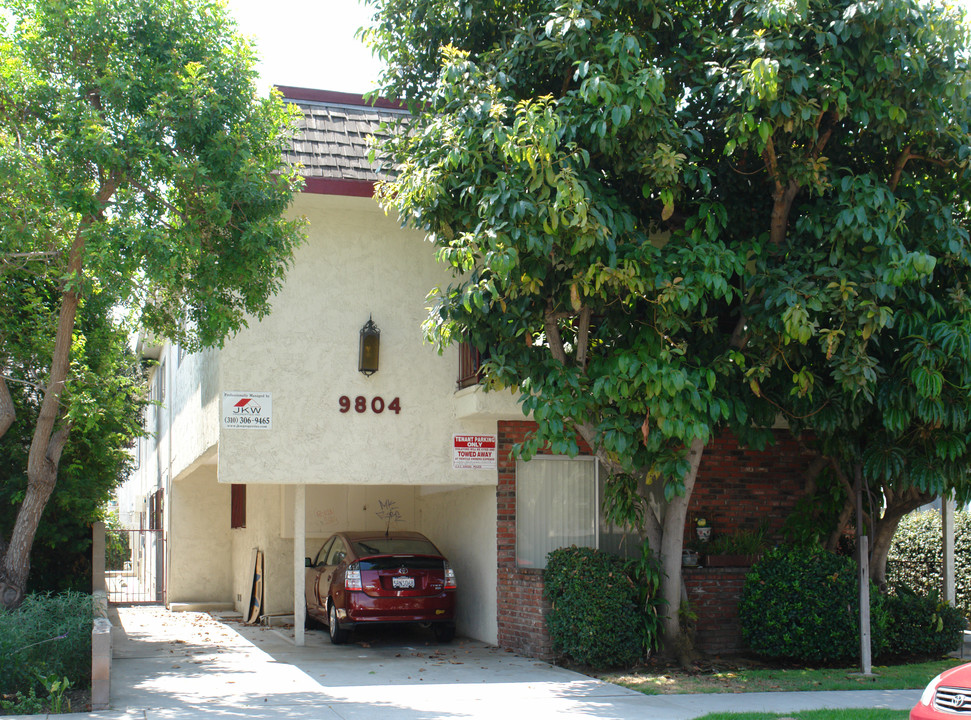 9804 Regent St in Los Angeles, CA - Building Photo