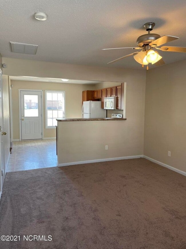 164 Cornerstone Pl in Jacksonville, NC - Building Photo - Building Photo