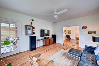 3715 Avenue S 1/2 in Galveston, TX - Building Photo - Building Photo