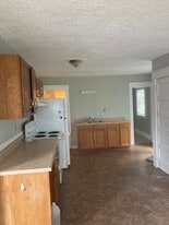 5 Columbus Ave in Greenfield, MA - Building Photo