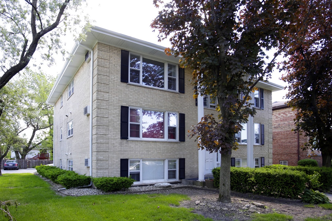 4509 Grove Ave in Brookfield, IL - Building Photo