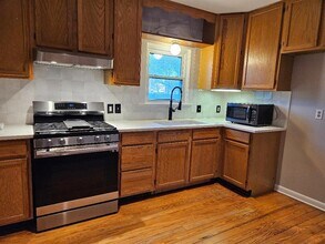 110 Lexington Rd in Elgin, TX - Building Photo - Building Photo