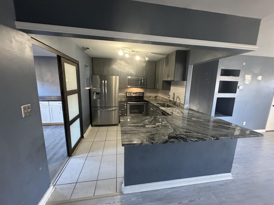 416 Dodge Dr in Virginia Beach, VA - Building Photo