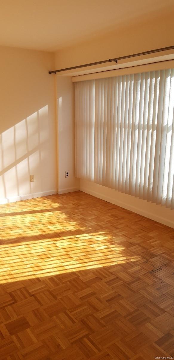 28 Ledgewood Cir in East Setauket, NY - Building Photo - Building Photo