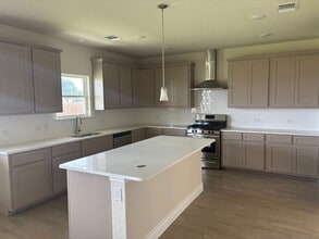 101 Growers Ave in Poteet, TX - Building Photo - Building Photo