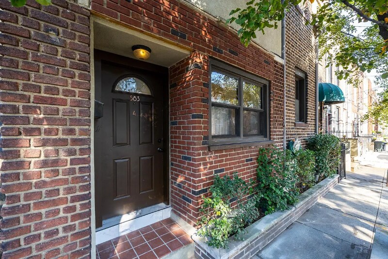 583 Gregory Ave in Weehawken, NJ - Building Photo