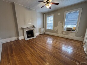 120 Charles St, Unit 8 in Boston, MA - Building Photo - Building Photo