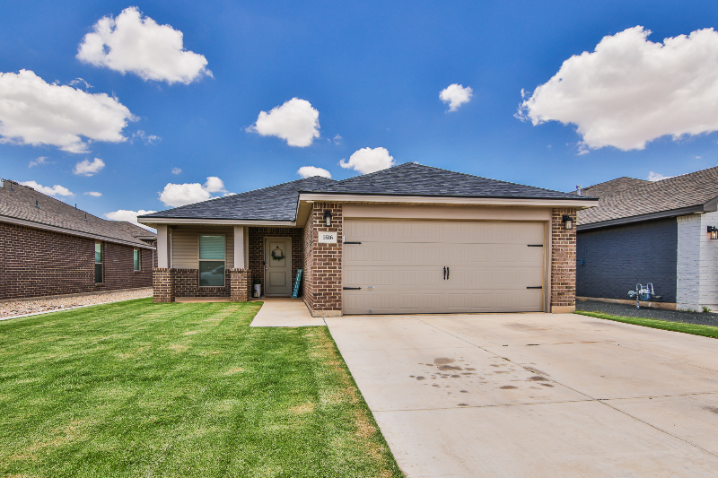 1616 137th St in Lubbock, TX - Building Photo