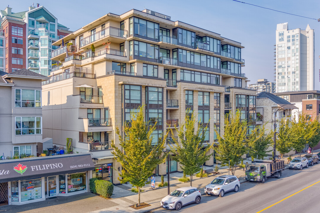 The Anchor in North Vancouver, BC - Building Photo