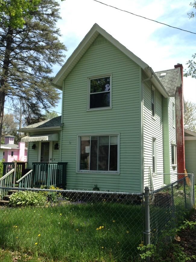 property at 1013 S Eaton St