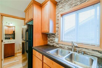 7953 9th Ave SW in Seattle, WA - Foto de edificio - Building Photo