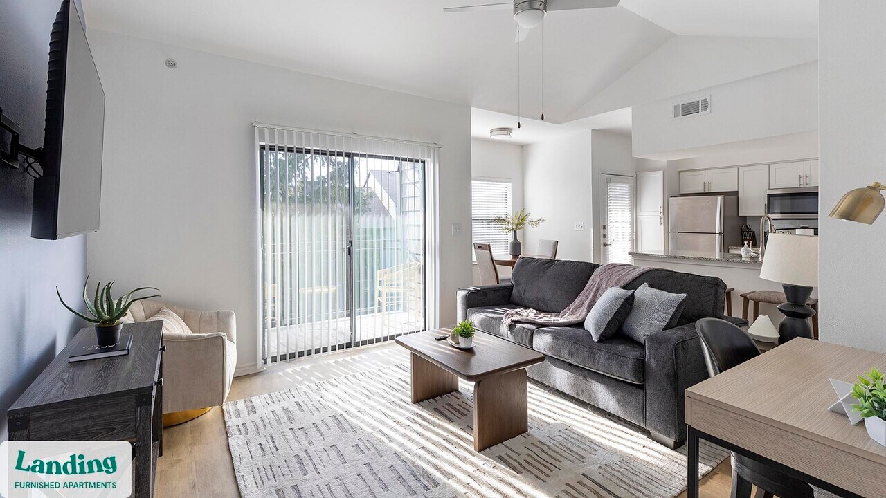 9510 Westpark Dr in Benbrook, TX - Foto de edificio