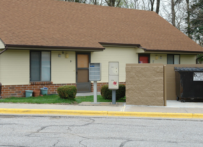 Bellewood I Apartments in Bellevue, NE - Building Photo - Building Photo