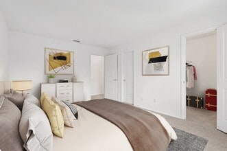Southpark Commons Apartment Homes in Charlotte, NC - Foto de edificio - Building Photo