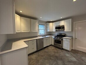 4 Harvard Rd in Belmont, MA - Building Photo - Building Photo