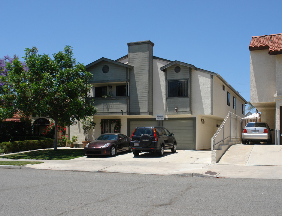 3710 Grim Ave in San Diego, CA - Foto de edificio