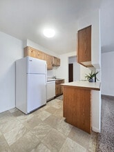 502 13th St SE in Jamestown, ND - Building Photo - Building Photo